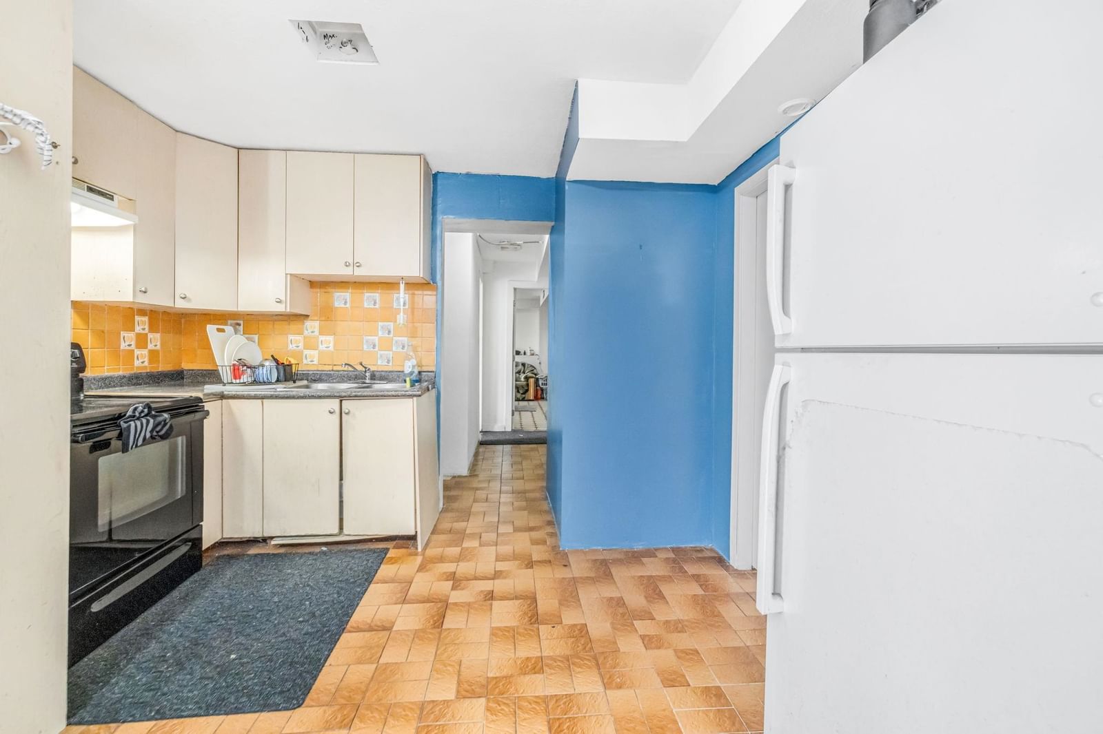 Listing Image 19