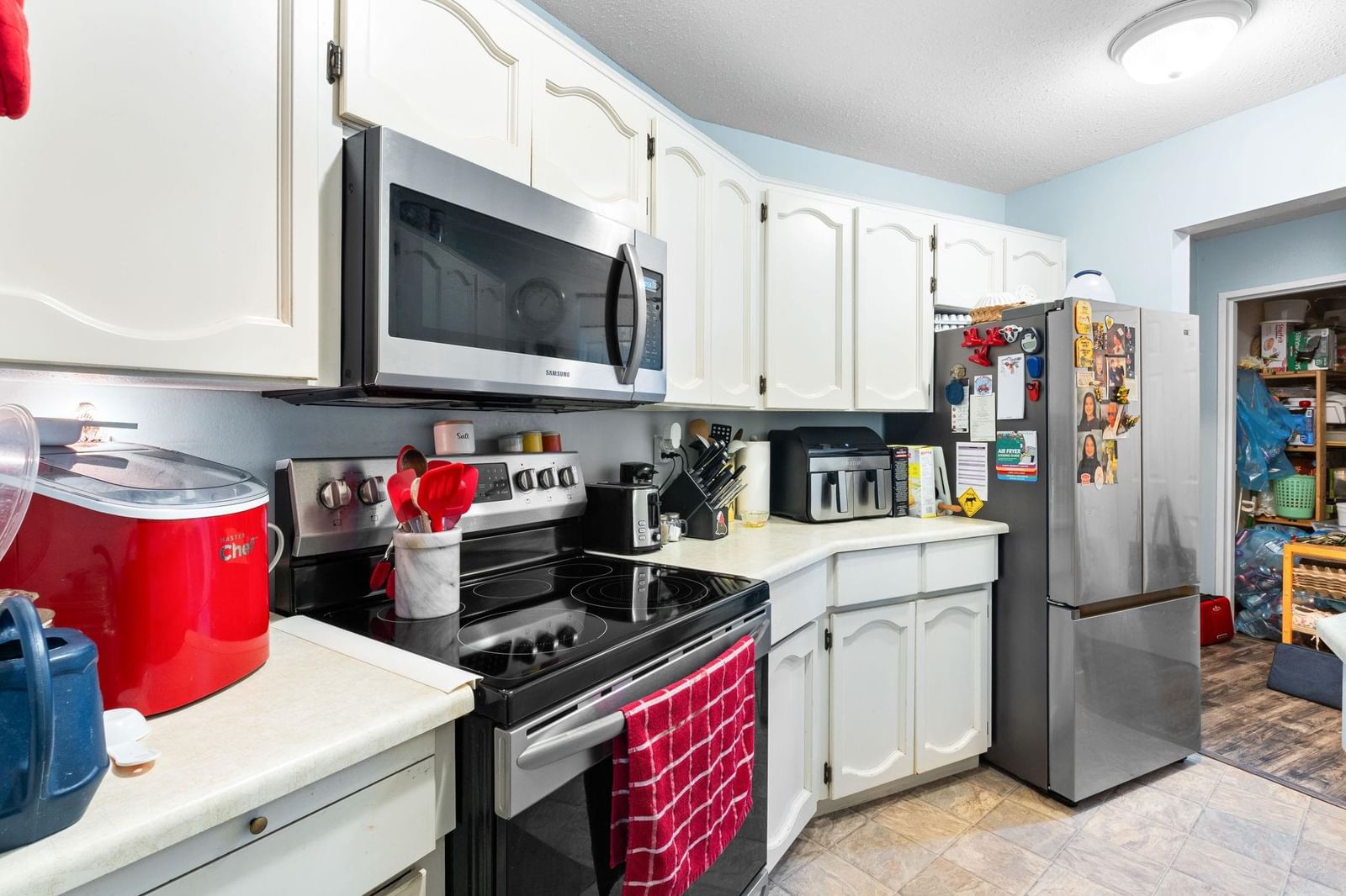 Listing Image 11