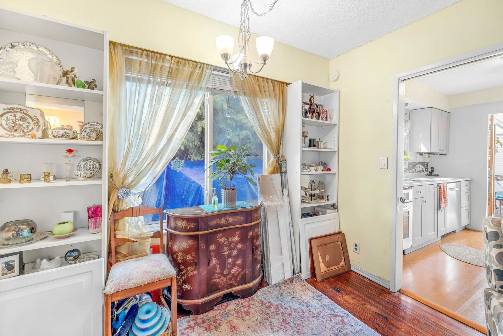 Listing Image 10