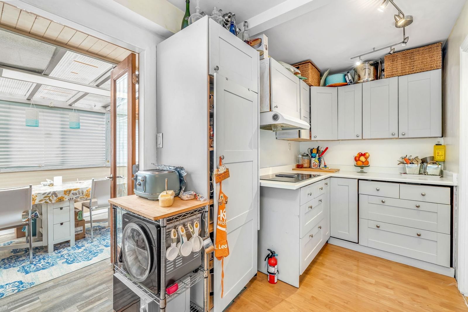 Listing Image 12