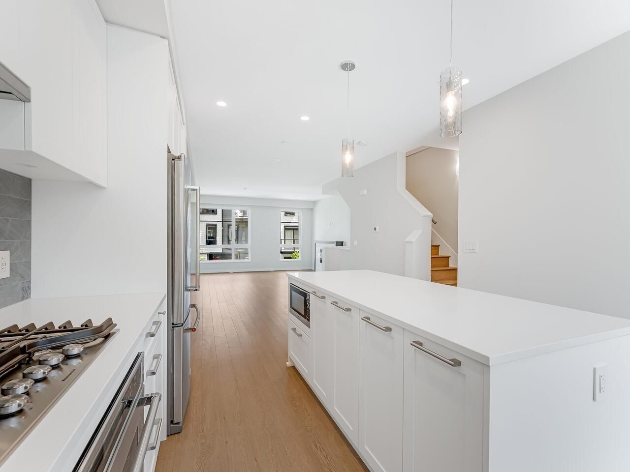 Listing Image 10