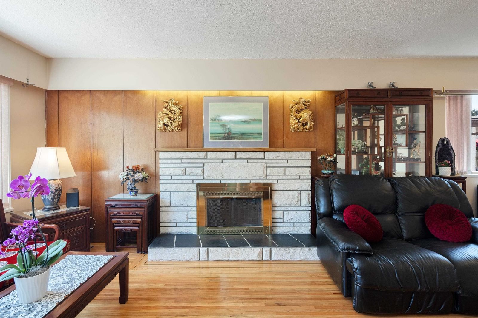 Listing Image 5