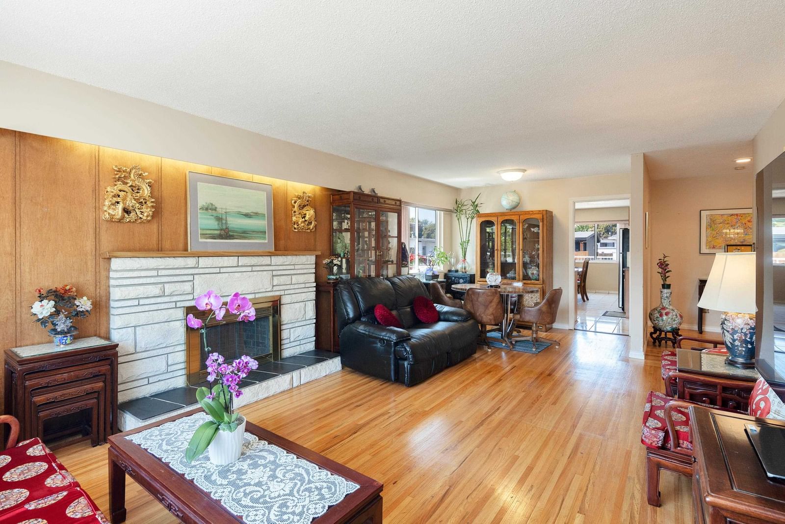 Listing Image 6