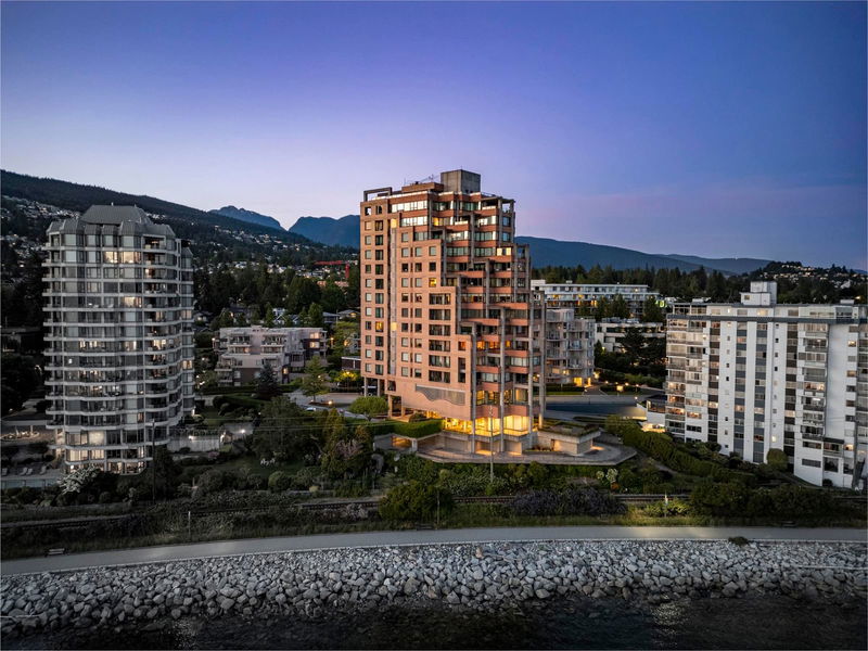 2250 Bellevue Avenue #PH, West Vancouver, British Columbia (MLS R2907931)