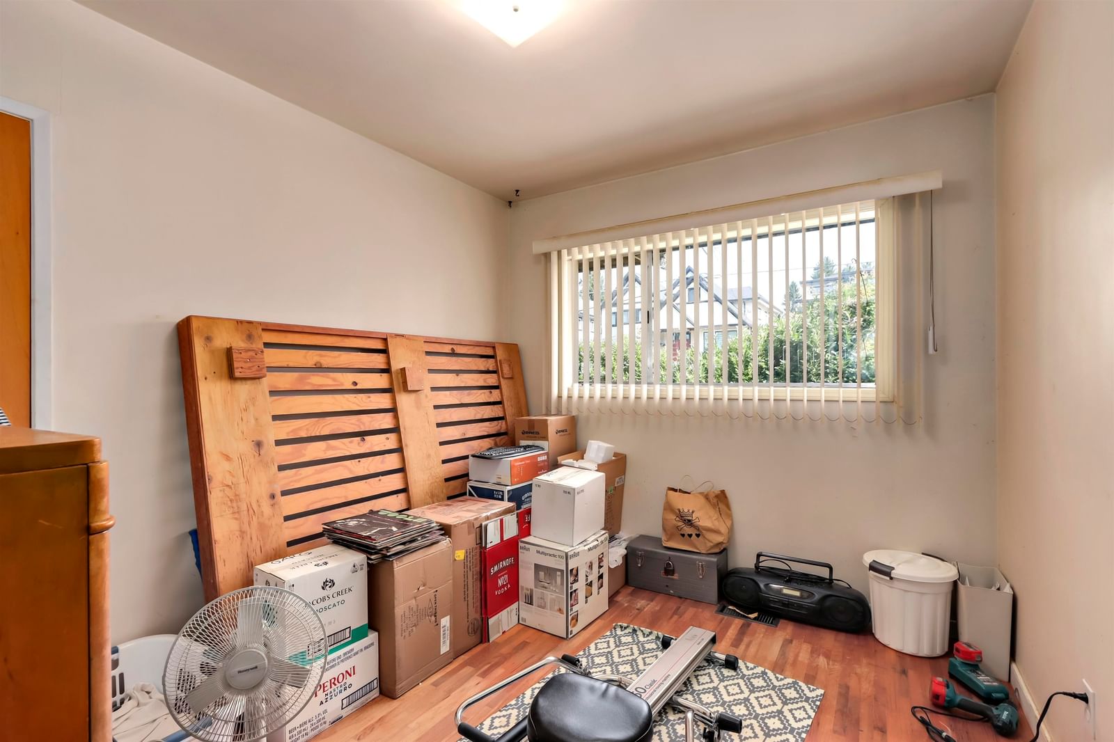 Listing Image 17