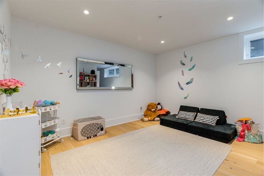 Listing Image 27