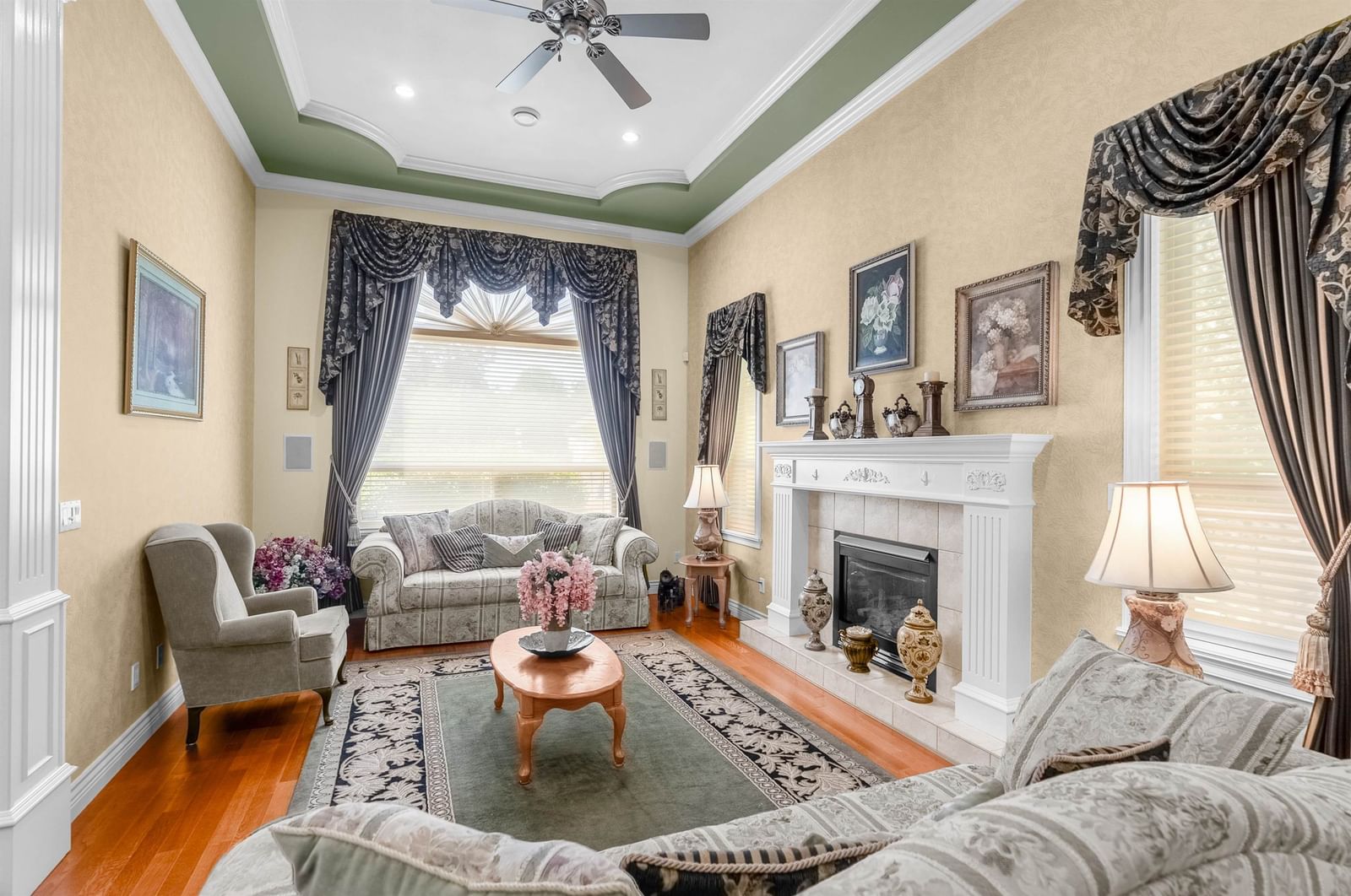 Listing Image 12