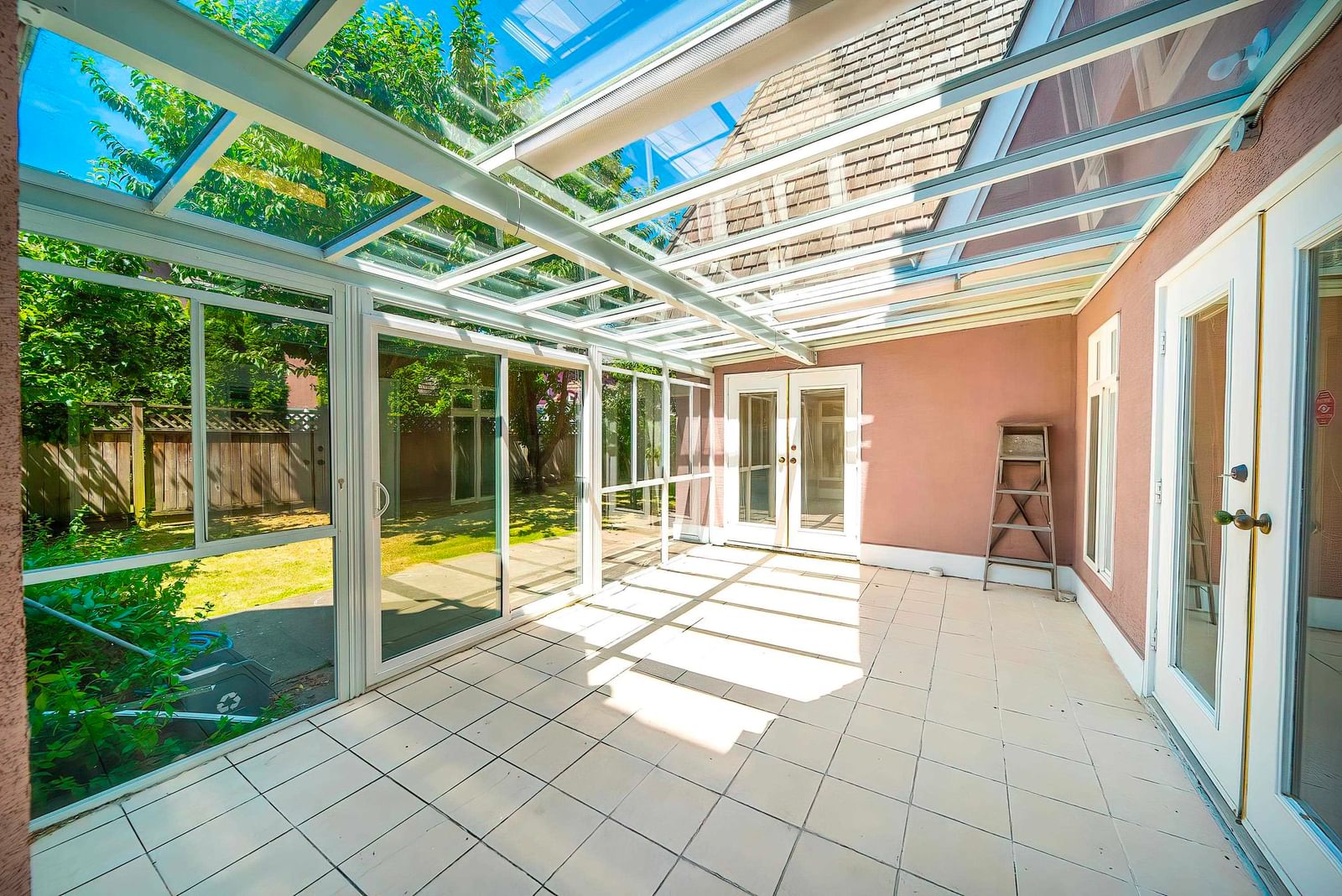 Listing Image 11