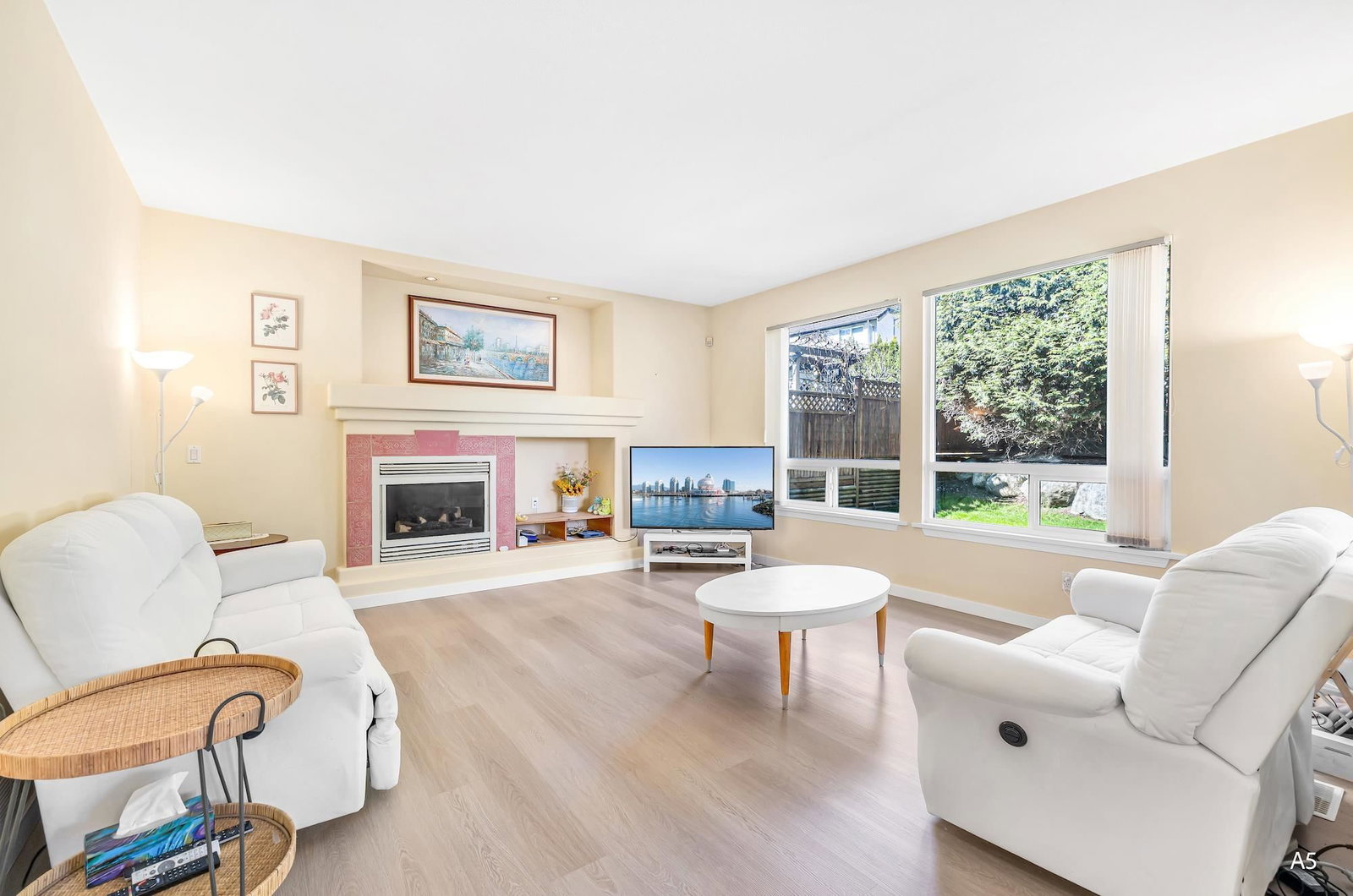 Listing Image 15