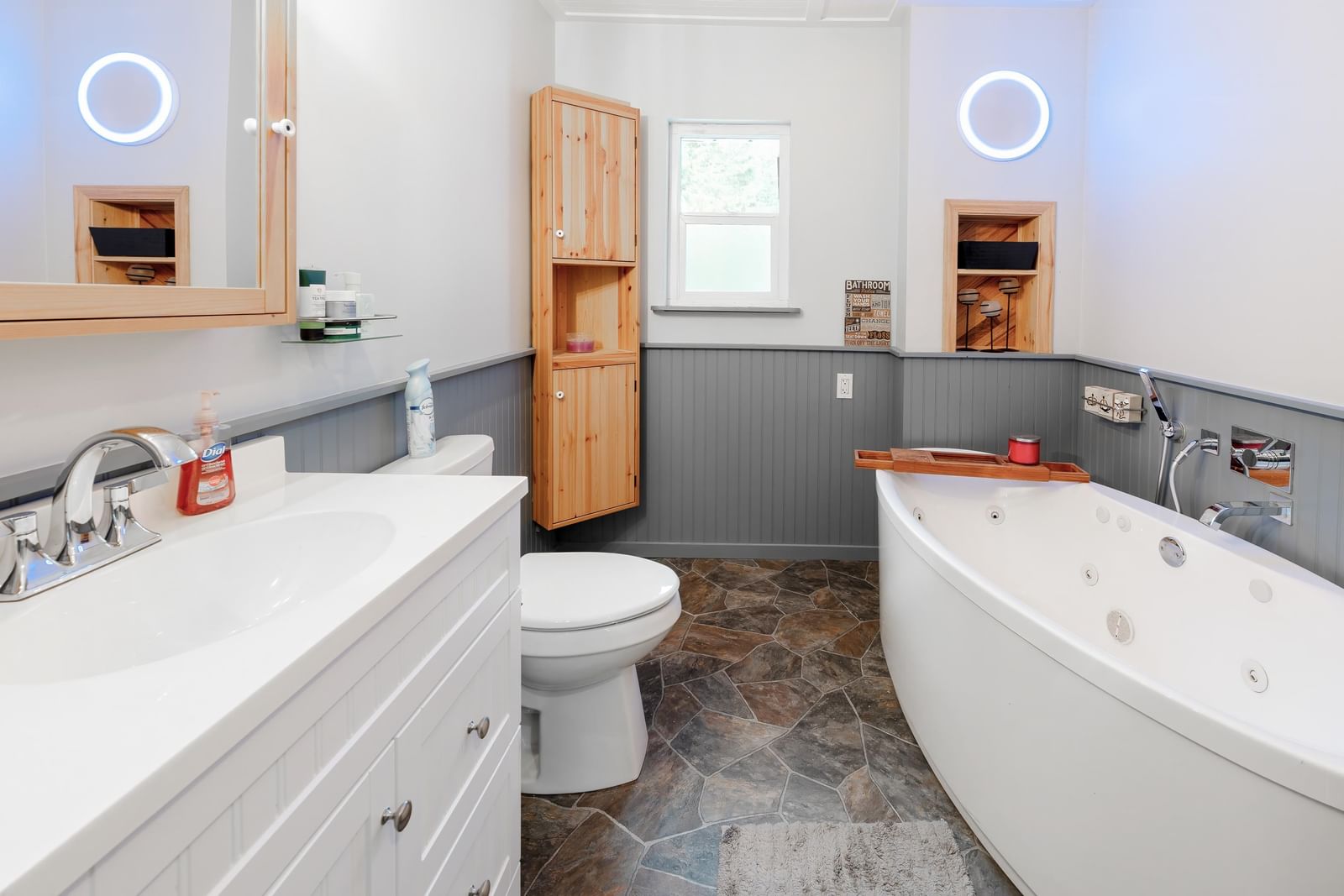 Listing Image 12