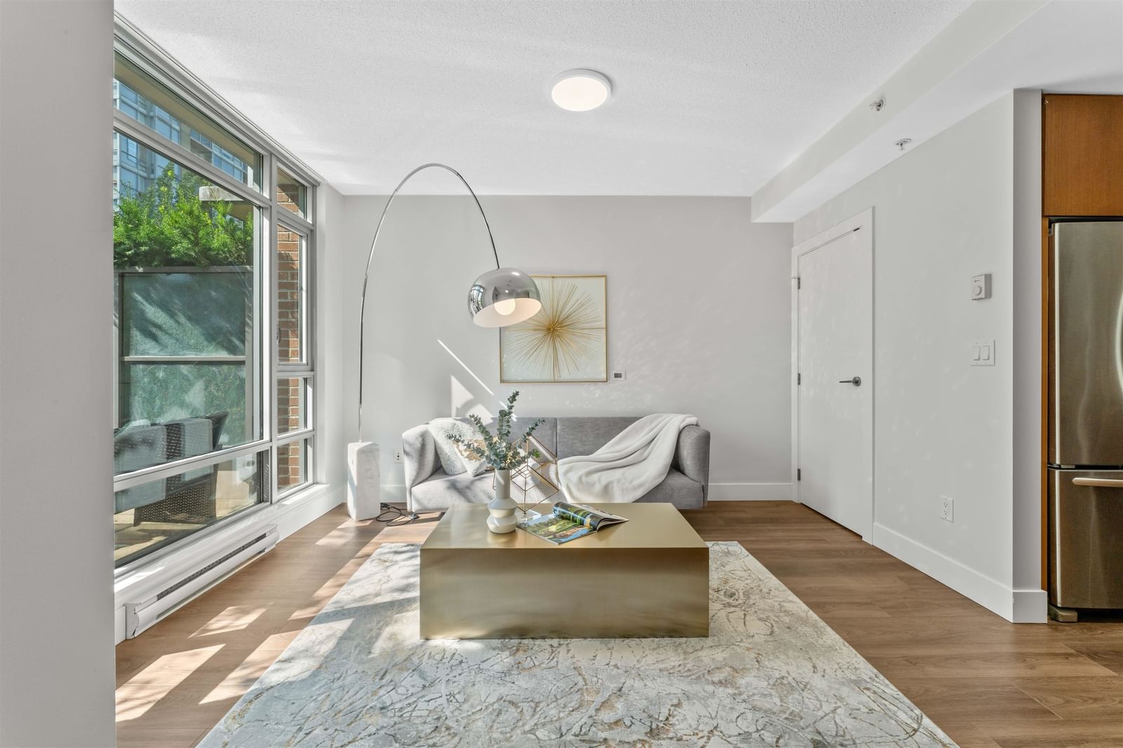 Listing Image 12