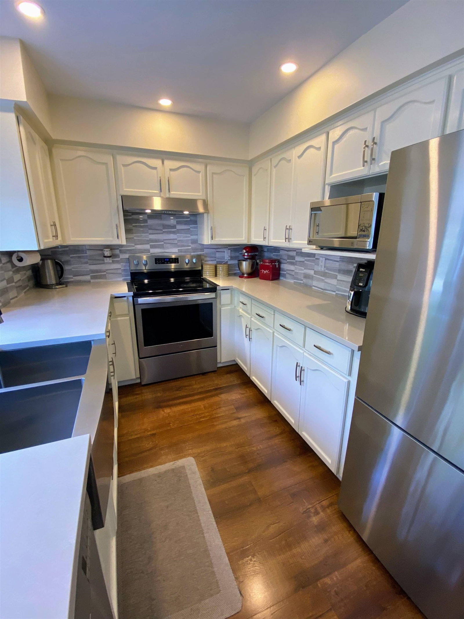 Listing Image 9