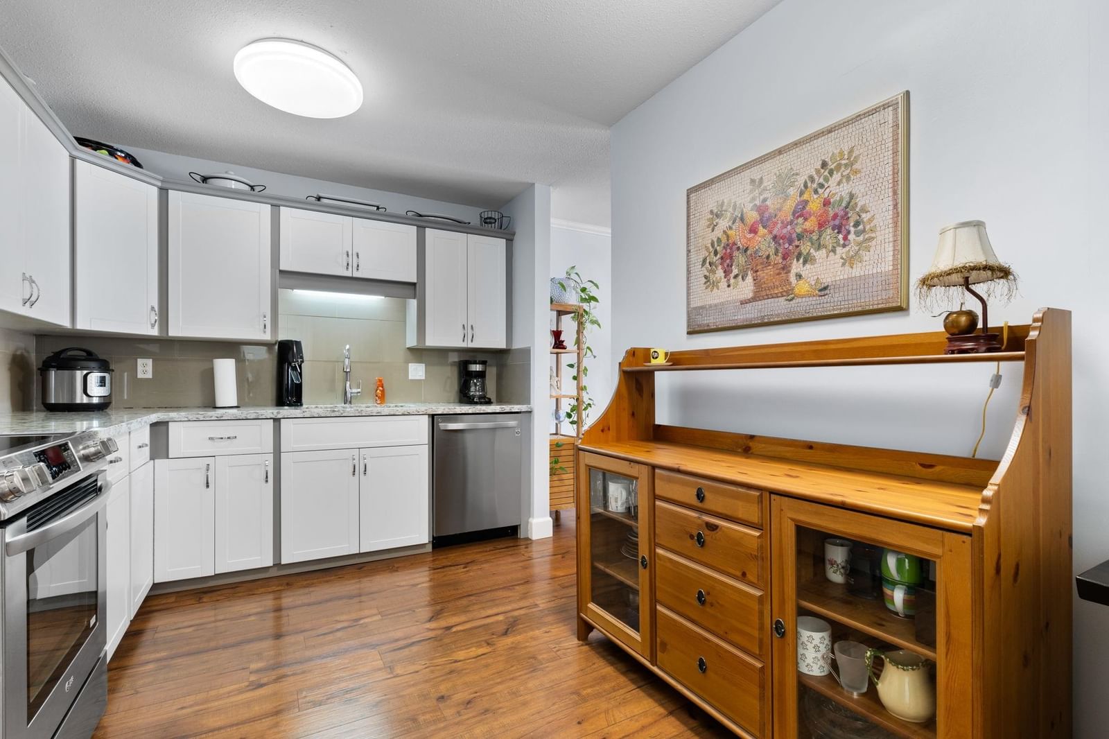 Listing Image 14