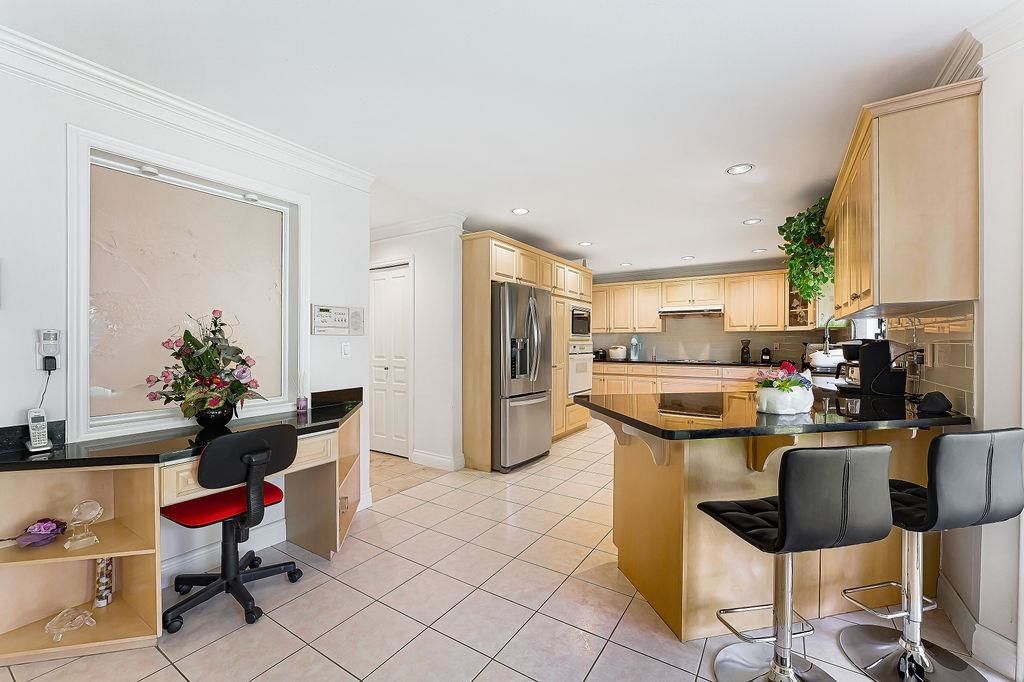Listing Image 12