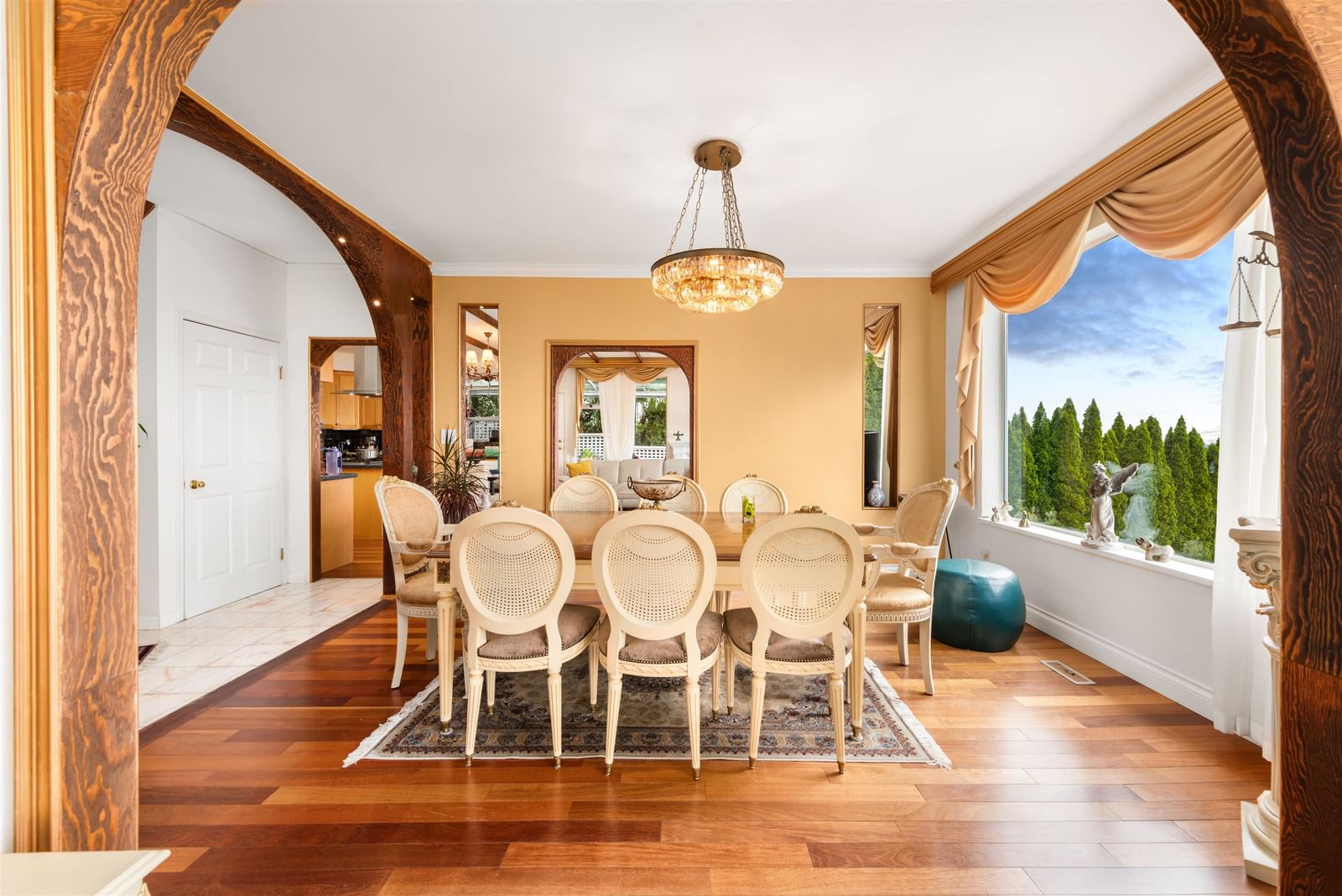 Listing Image 10