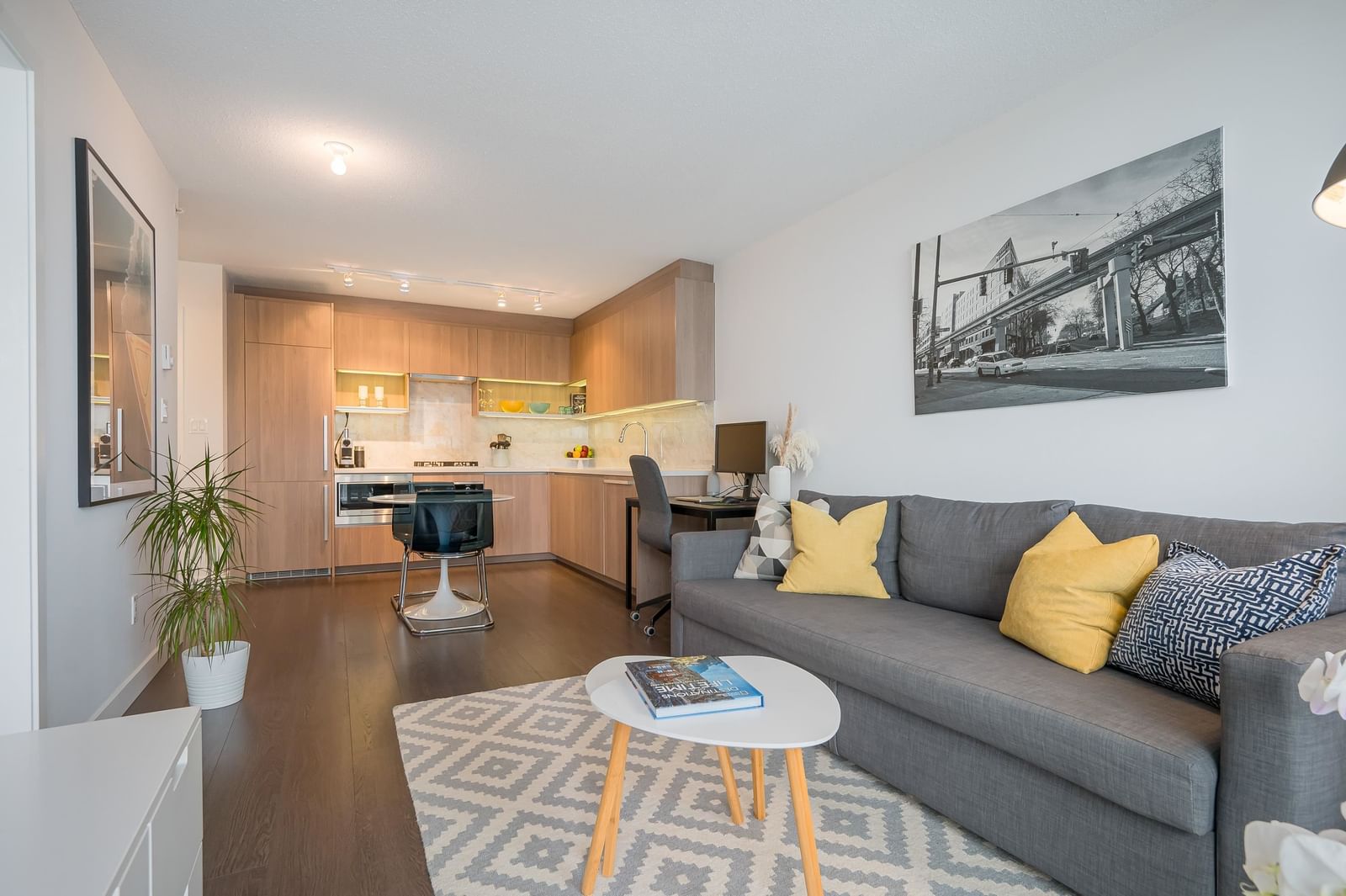Listing Image 13