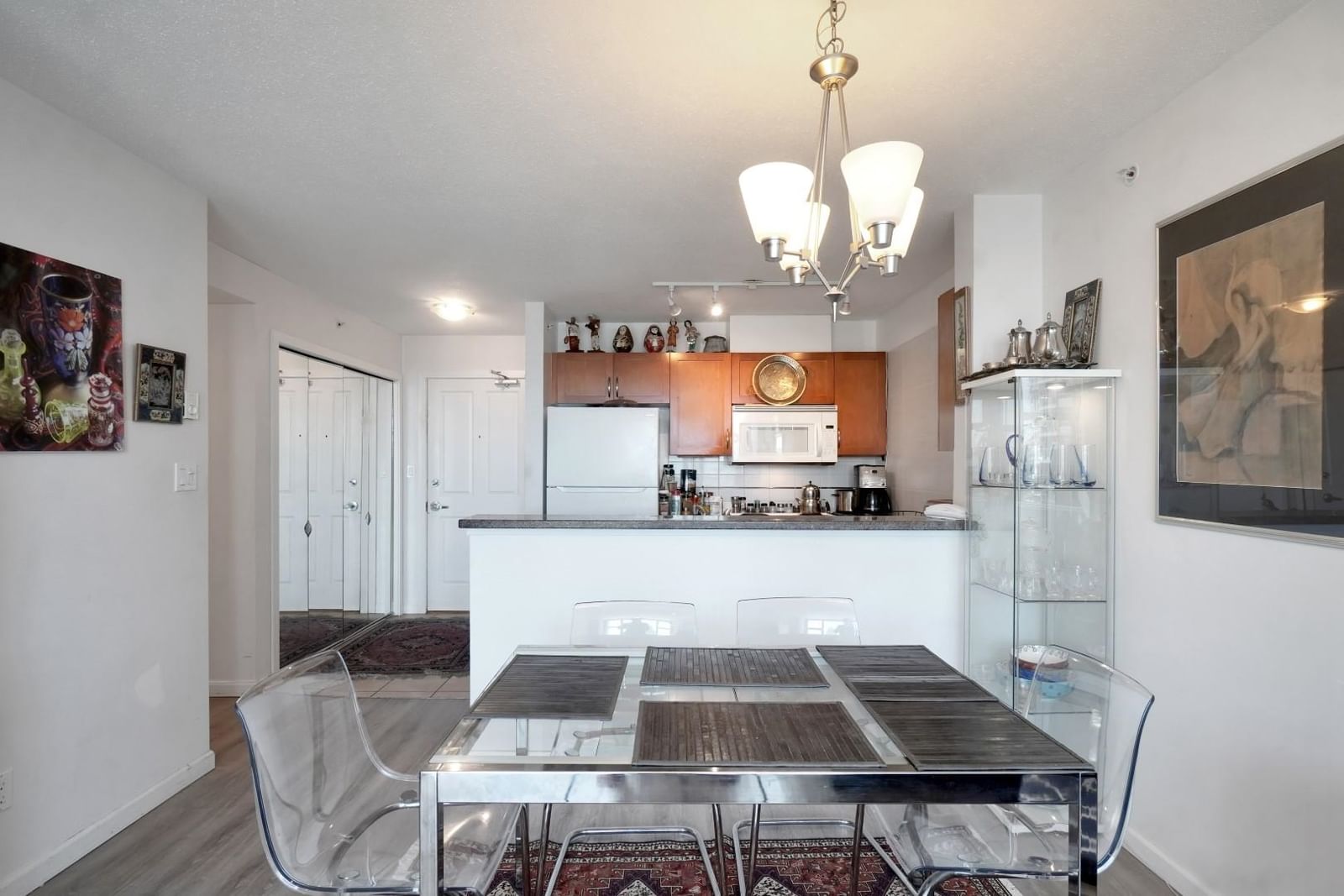 Listing Image 16