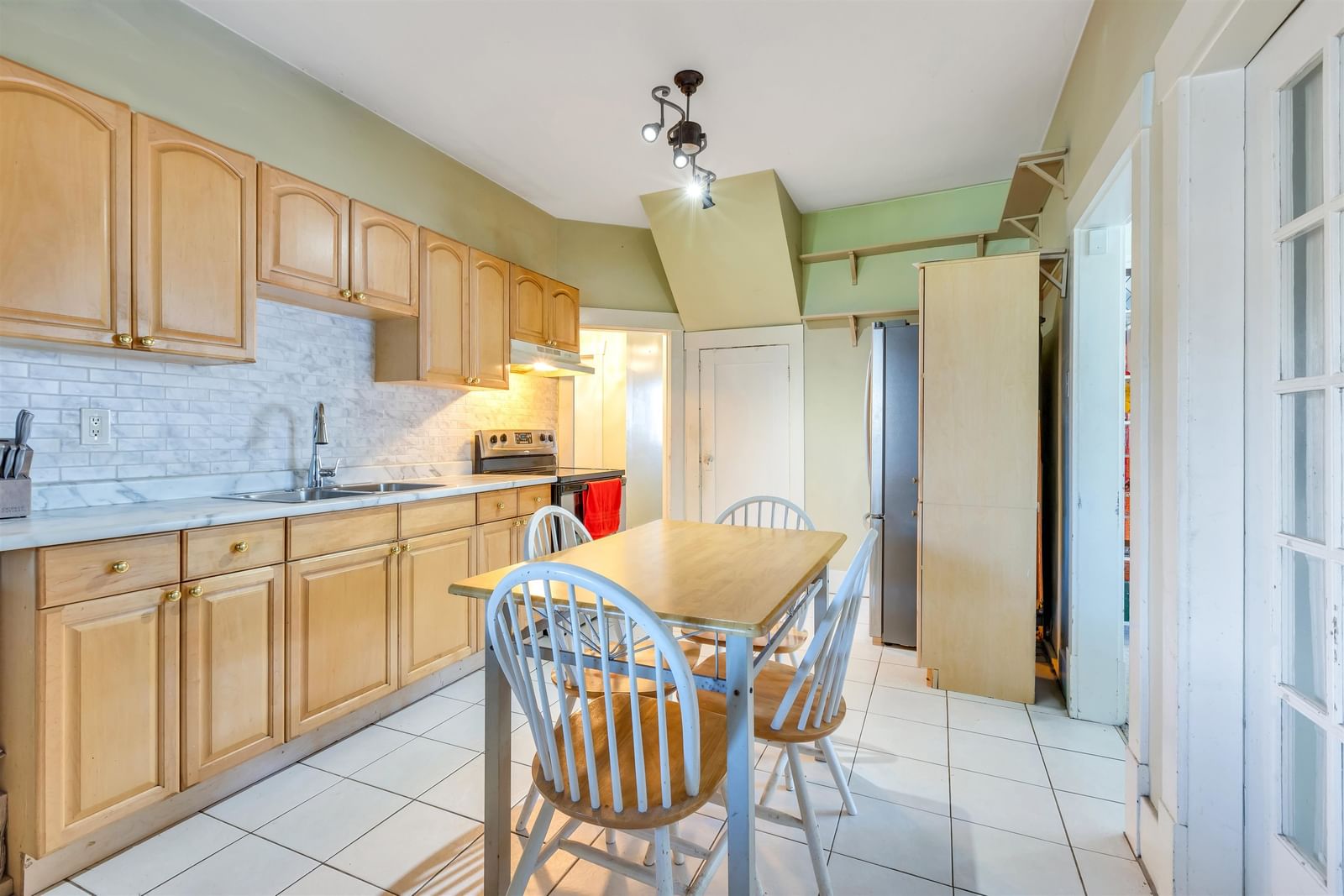 Listing Image 6