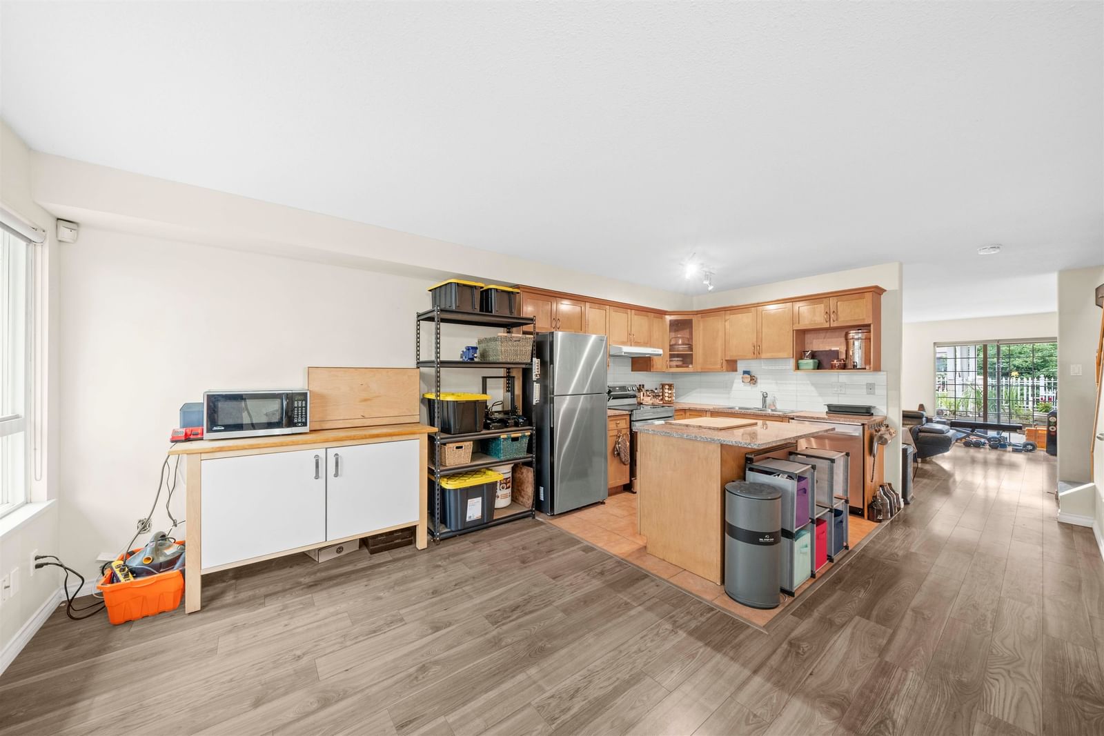 Listing Image 3