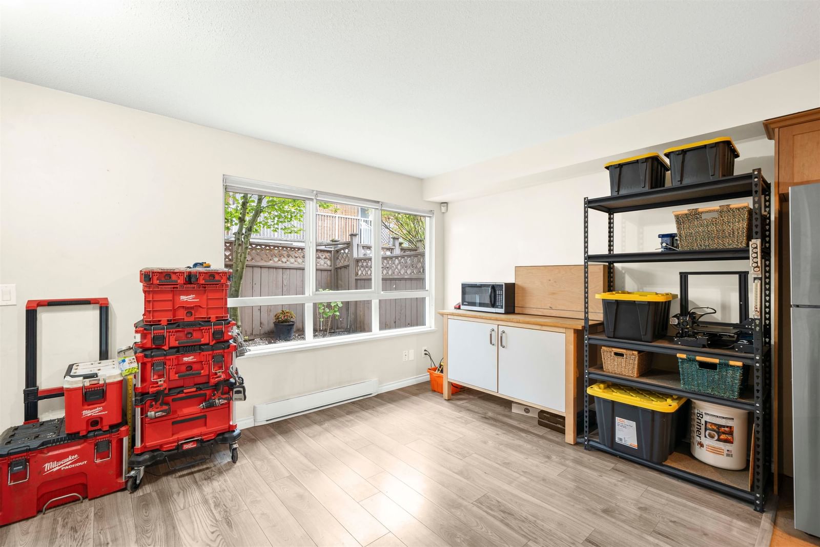 Listing Image 6
