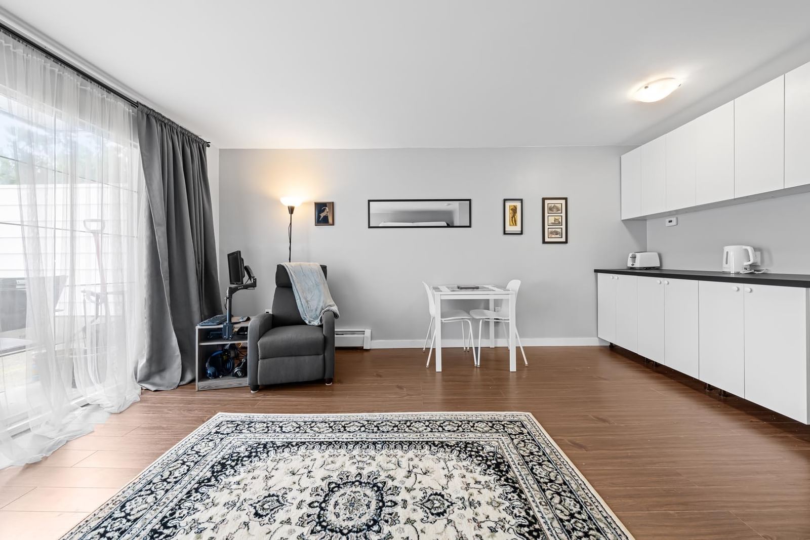 Listing Image 9
