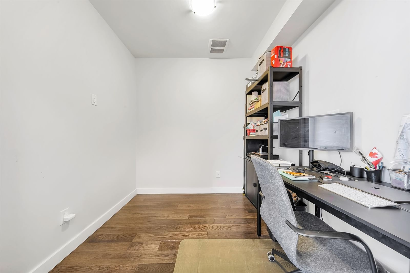 Listing Image 24
