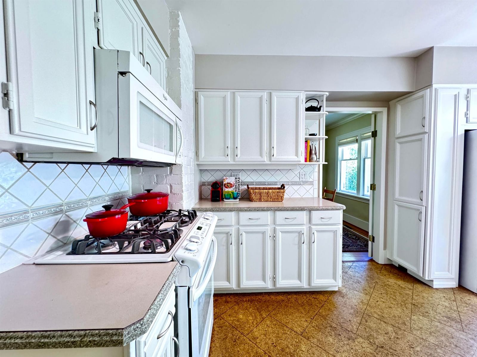 Listing Image 8