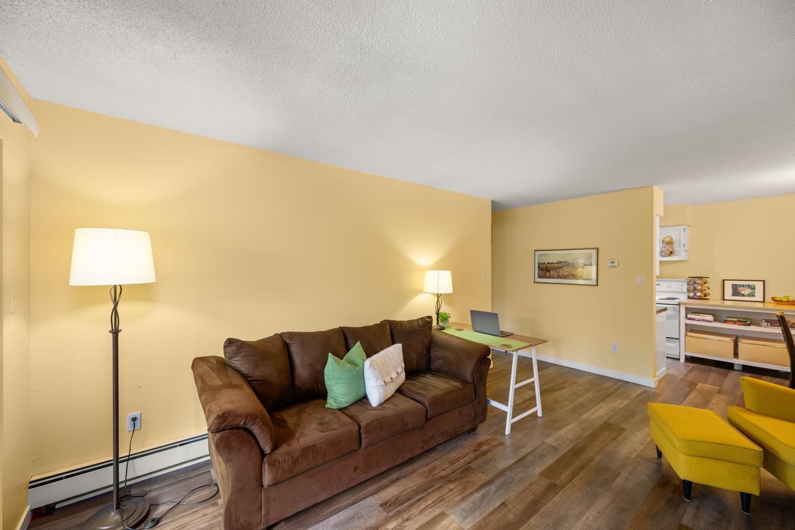 Listing Image 5