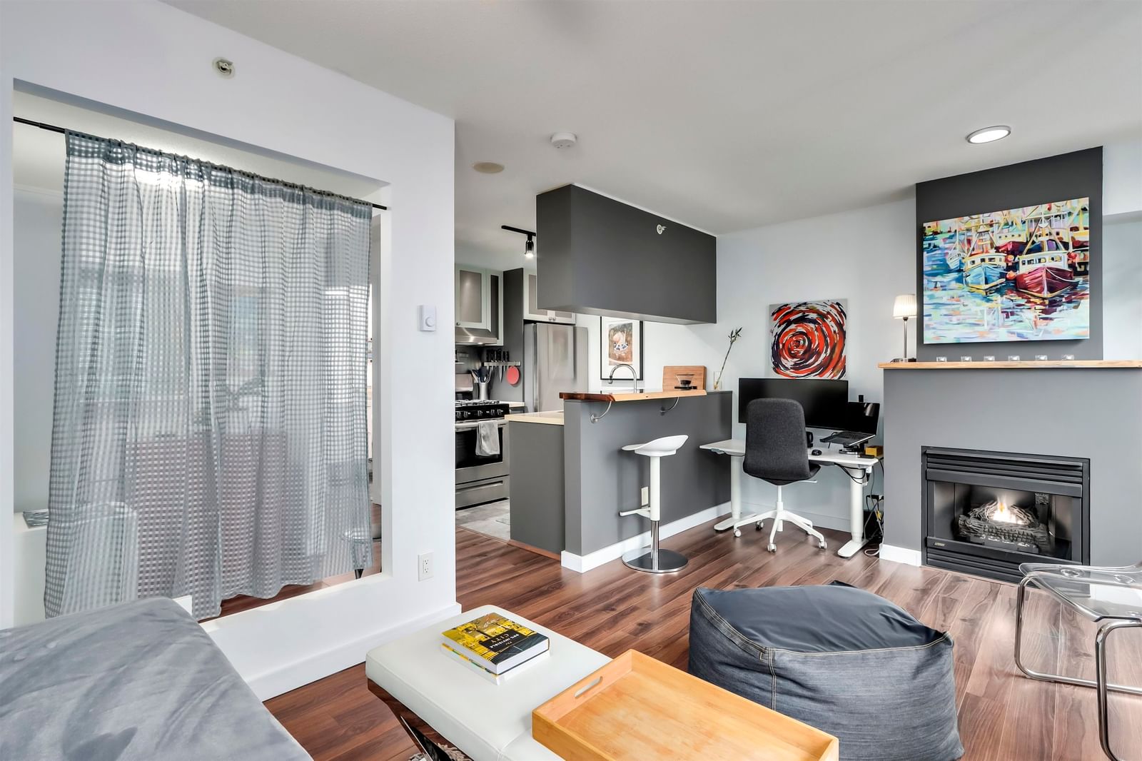 Listing Image 10