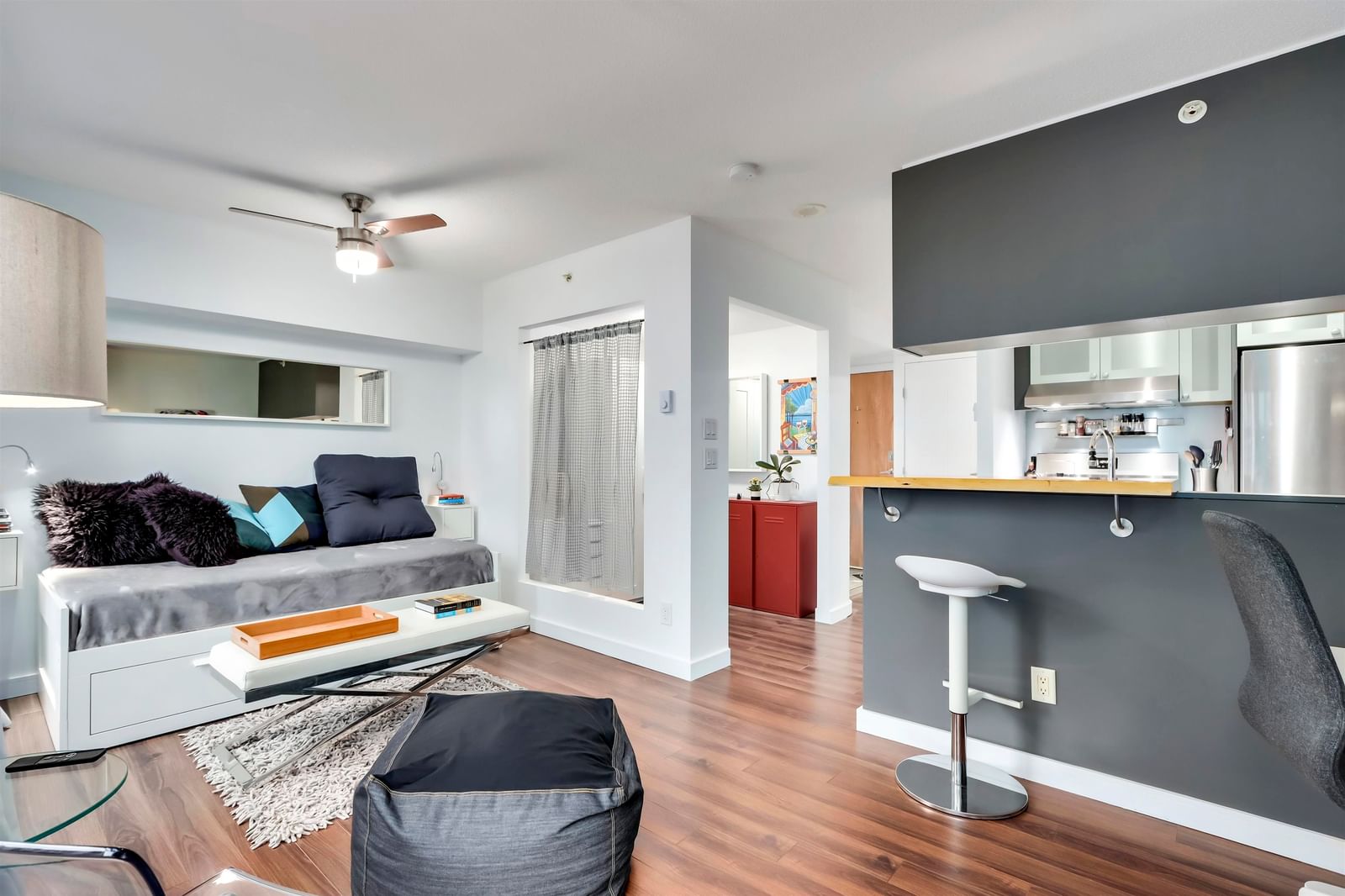 Listing Image 5