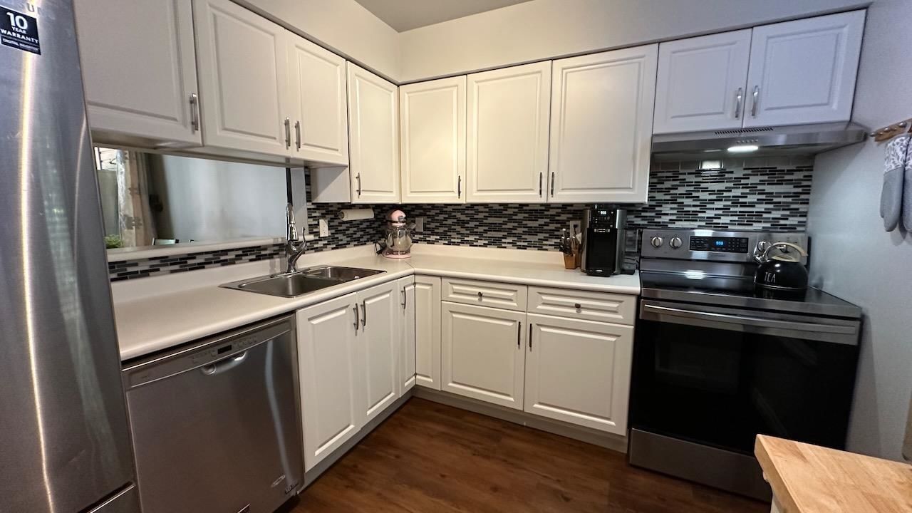 Listing Image 14