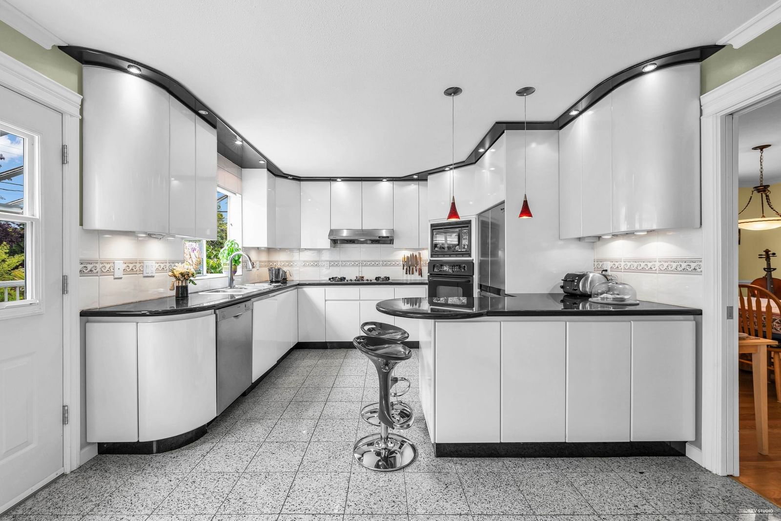 Listing Image 11