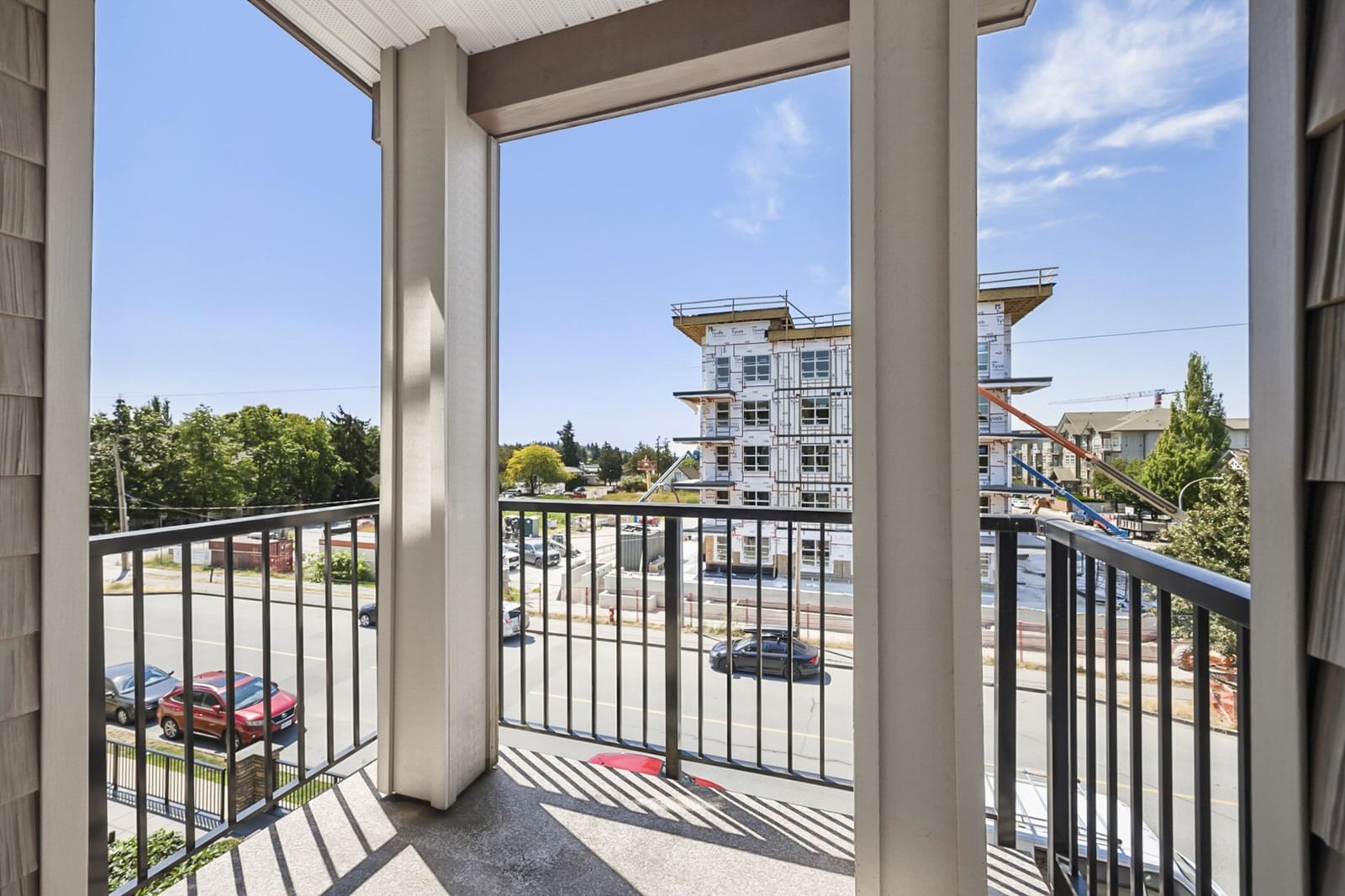 Listing Image 12