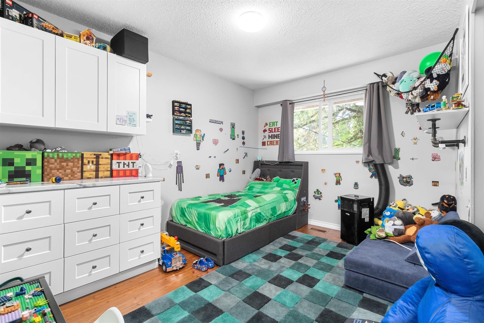 Listing Image 17
