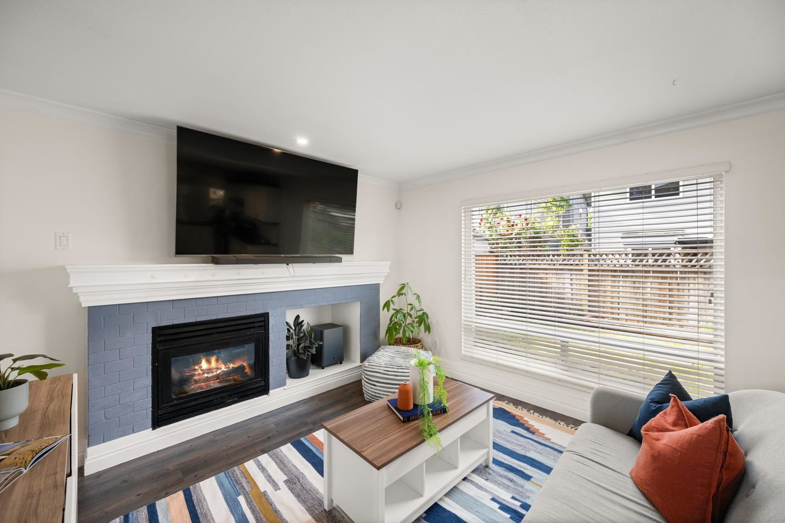 Listing Image 8