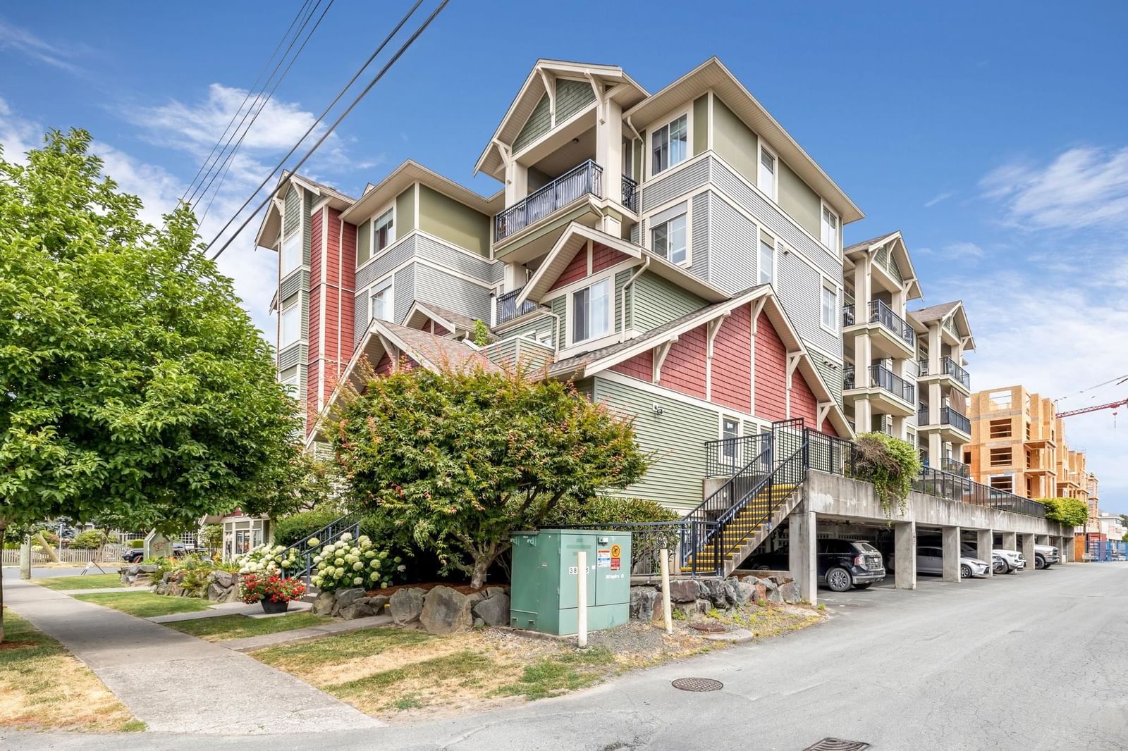 Listing Image 4