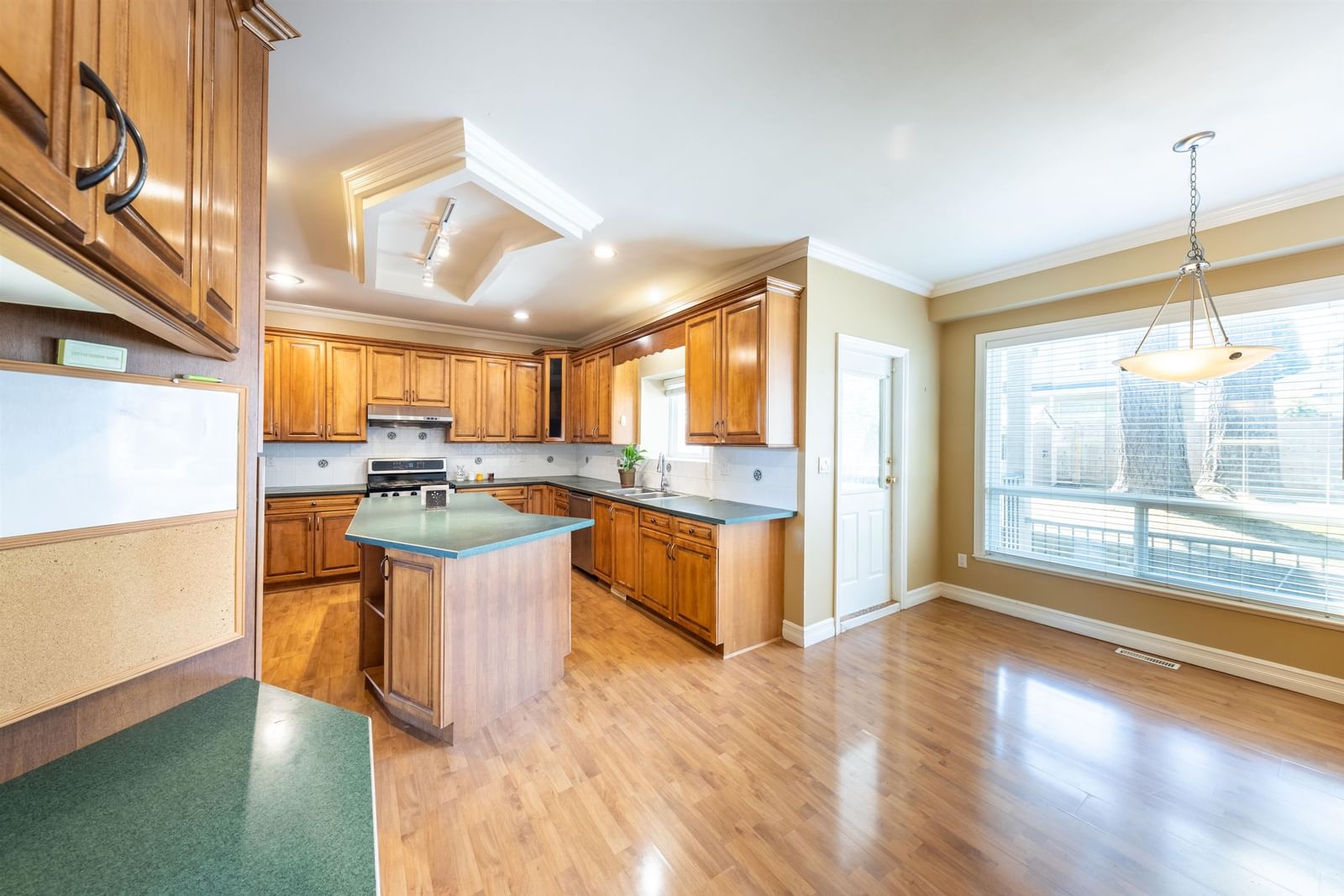 Listing Image 13