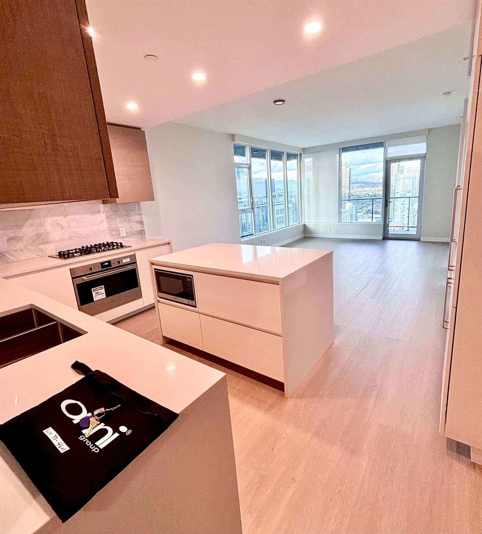 Listing Image 19