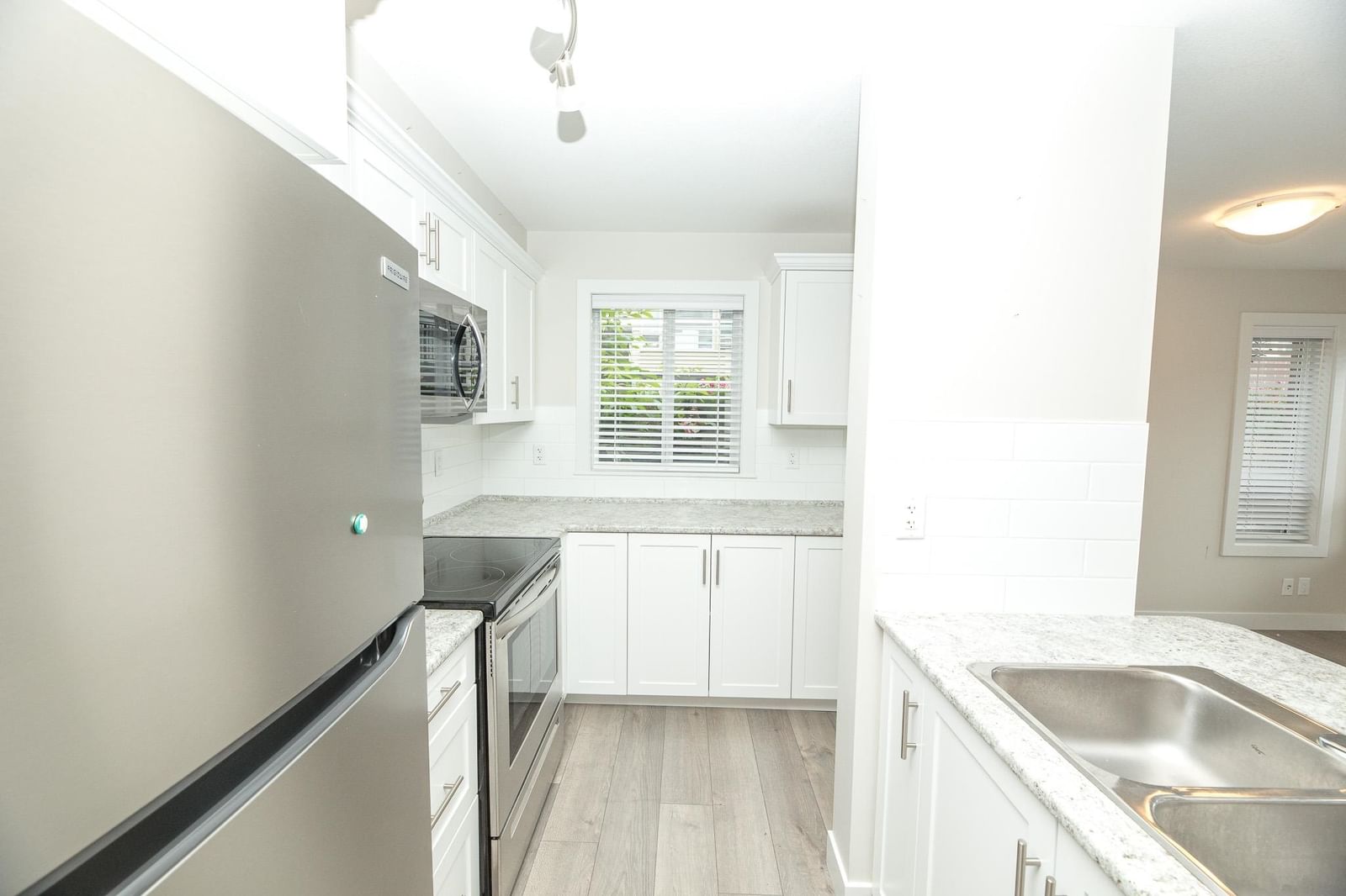 Listing Image 20