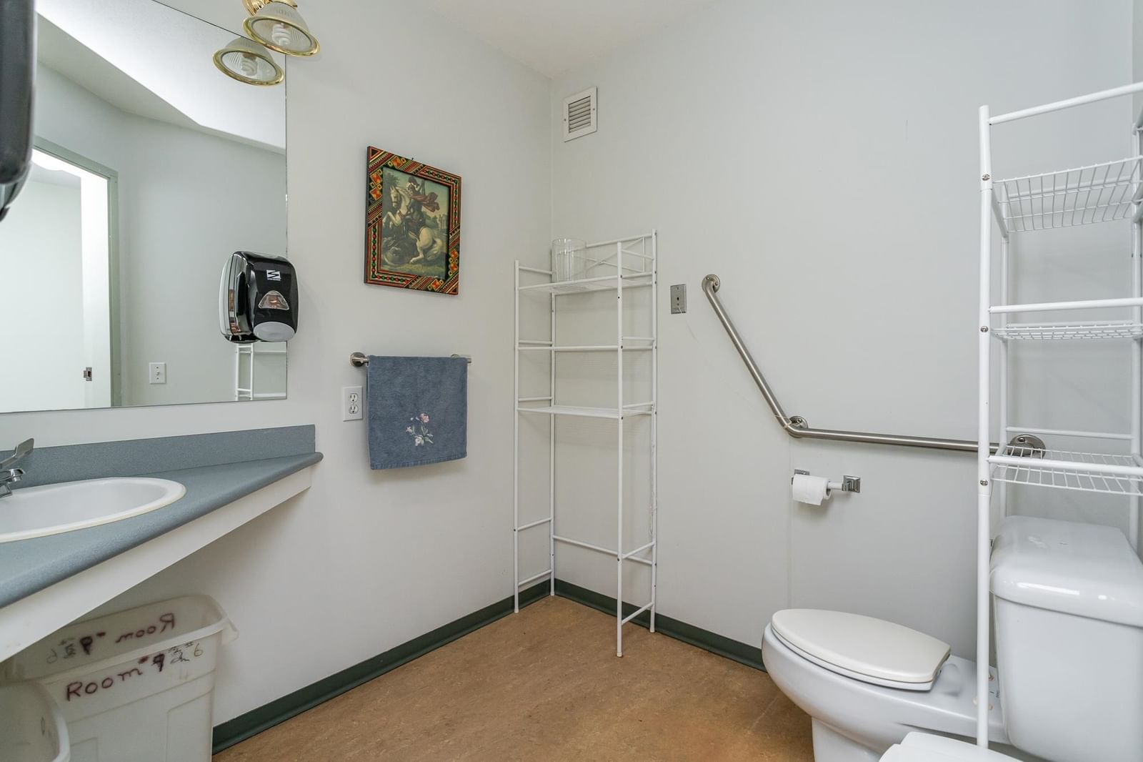 Listing Image 14
