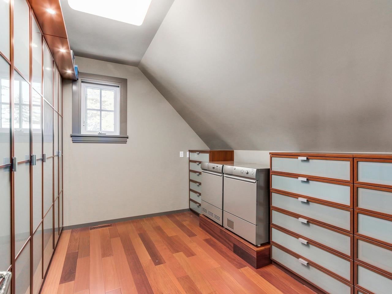 Listing Image 17