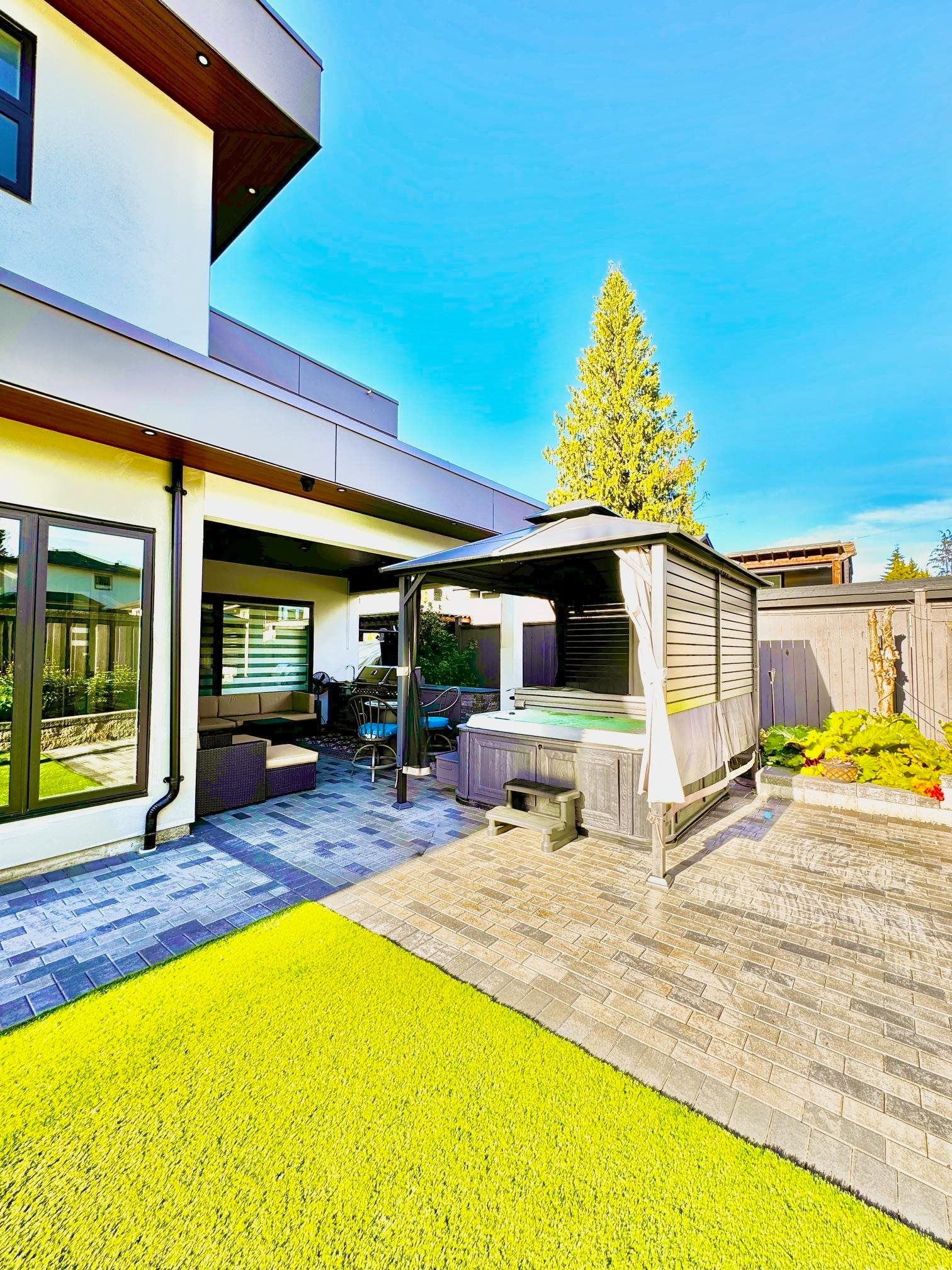 Listing Image 10