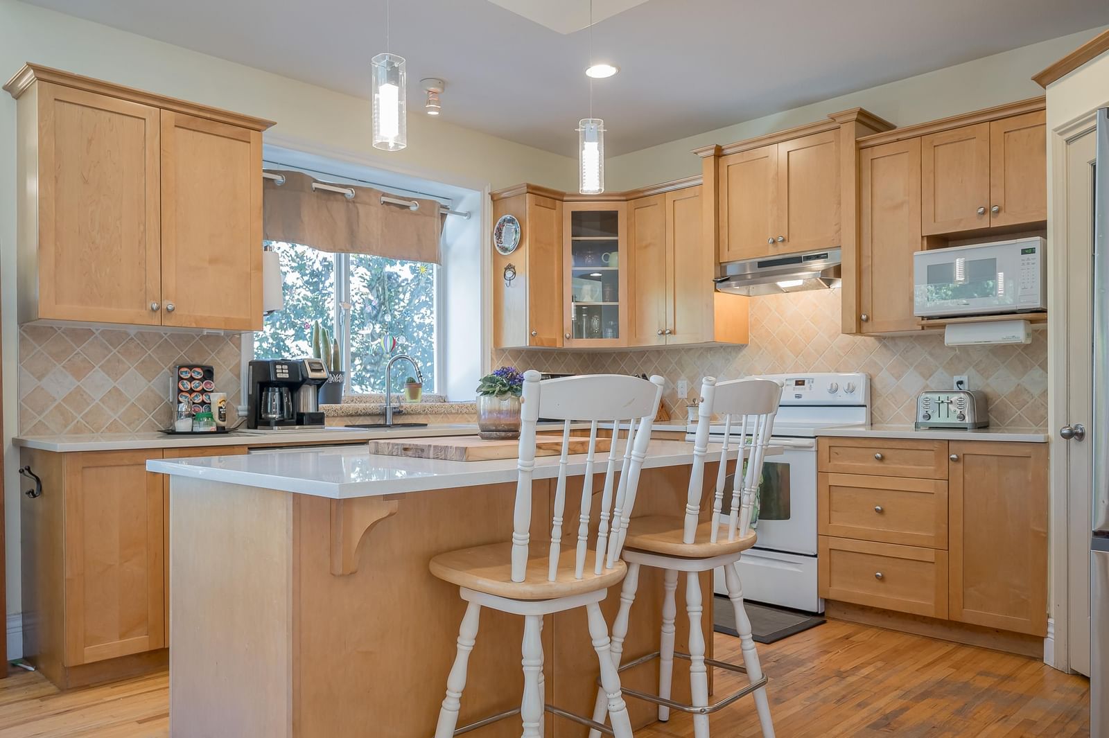 Listing Image 3