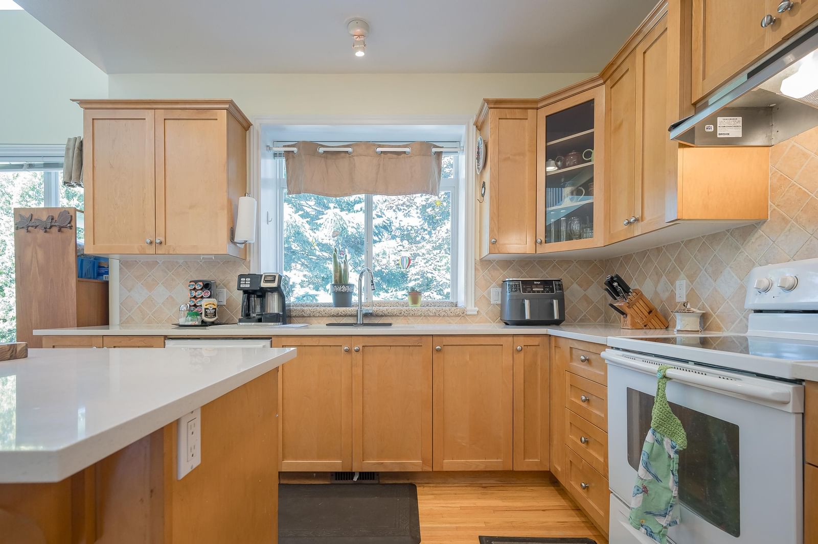 Listing Image 5