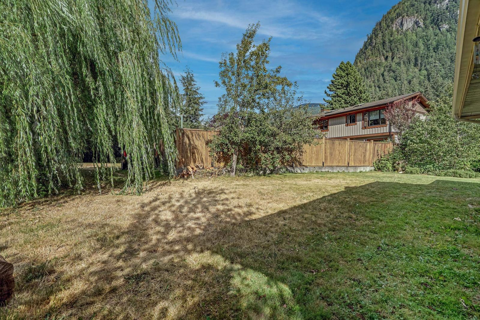Listing Image 8