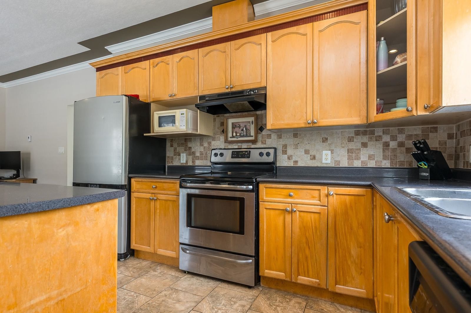 Listing Image 10
