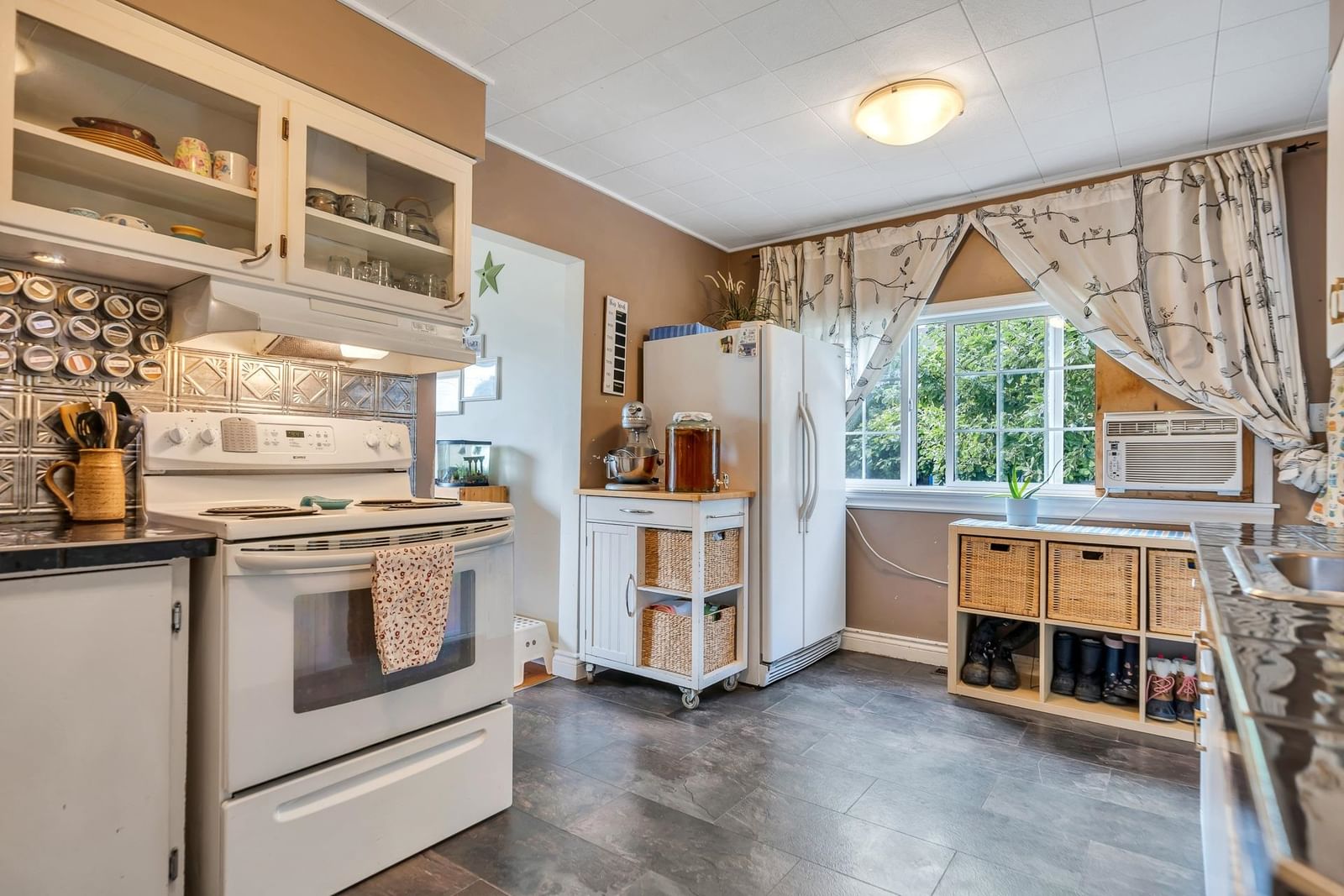 Listing Image 19