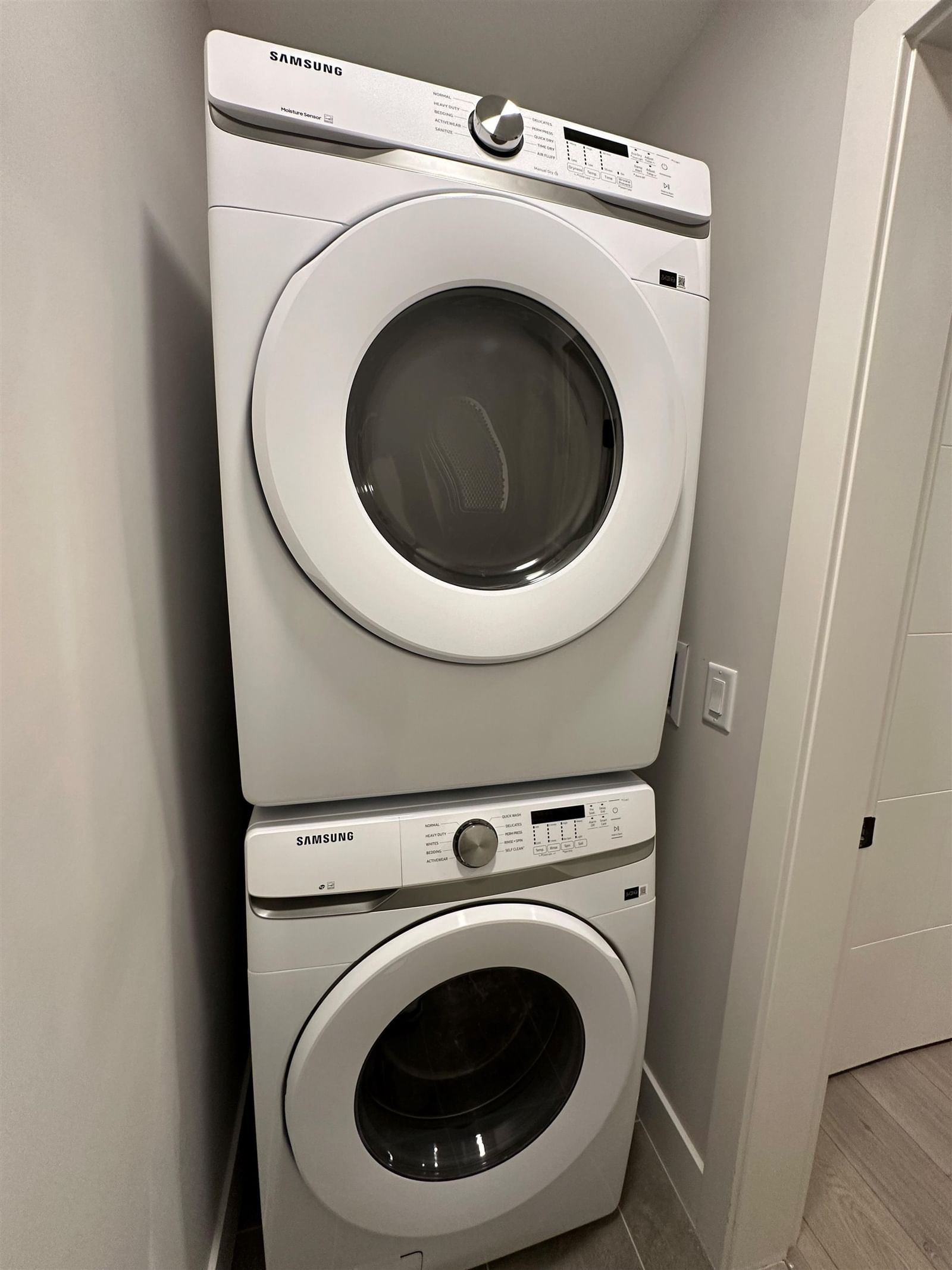 Listing Image 18
