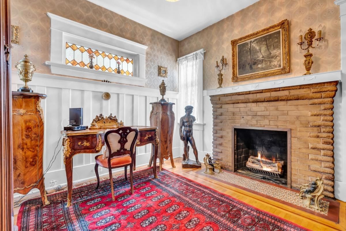 Listing Image 10