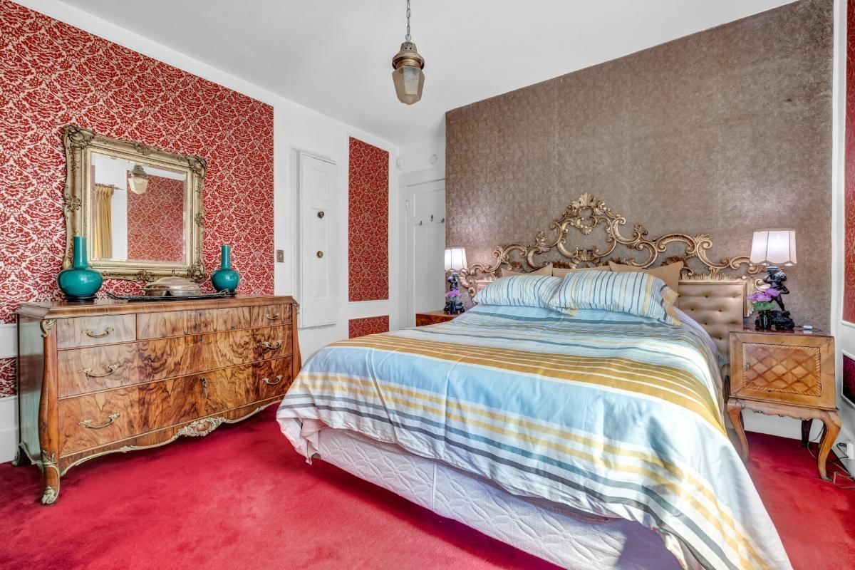 Listing Image 12
